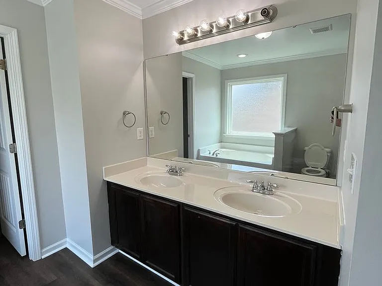 311 Glenlea Ln — Photo 8