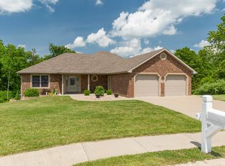 425 Spring Ave, Holts Summit, MO 65043