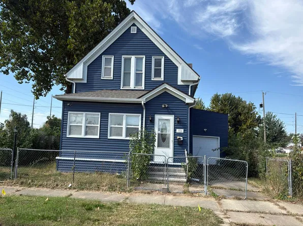 1326 5th St NW, Cedar Rapids, IA 52405