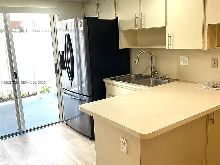 2212 W 74th St #101-28 — Photo 13
