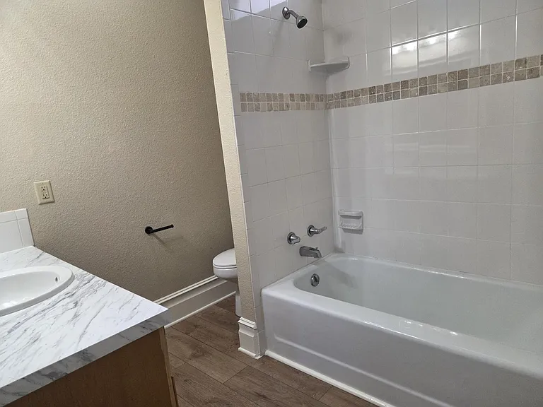 805 Lewis St #A — Photo 17