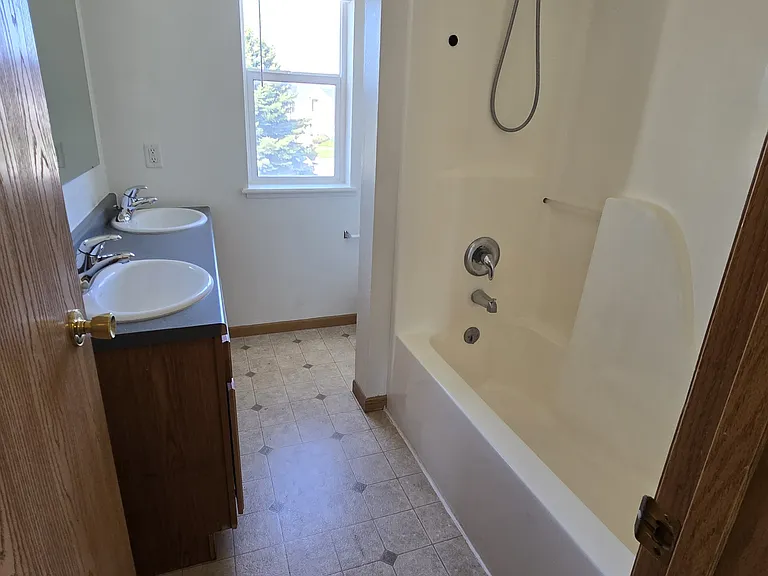 304 Peter Pl #C — Photo 10