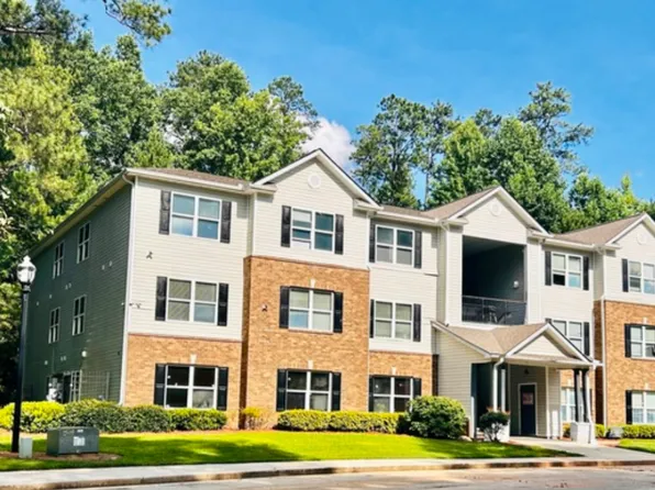 8201 Fairington Village Dr, Lithonia, GA 30038