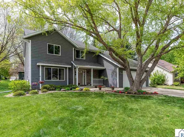 305 Chancery Ln, Mankato, MN 56001