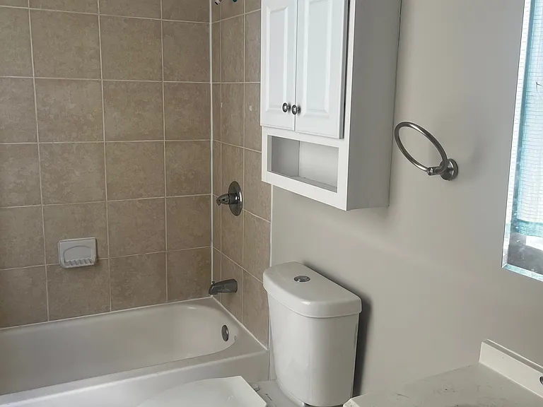 2407 Brookfield Ave — Photo 12