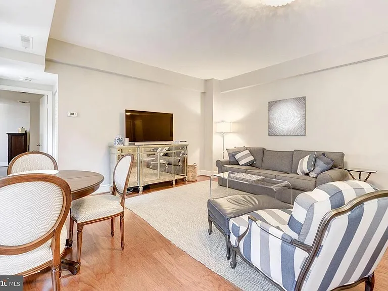 2127 California St NW #503 — Photo 4