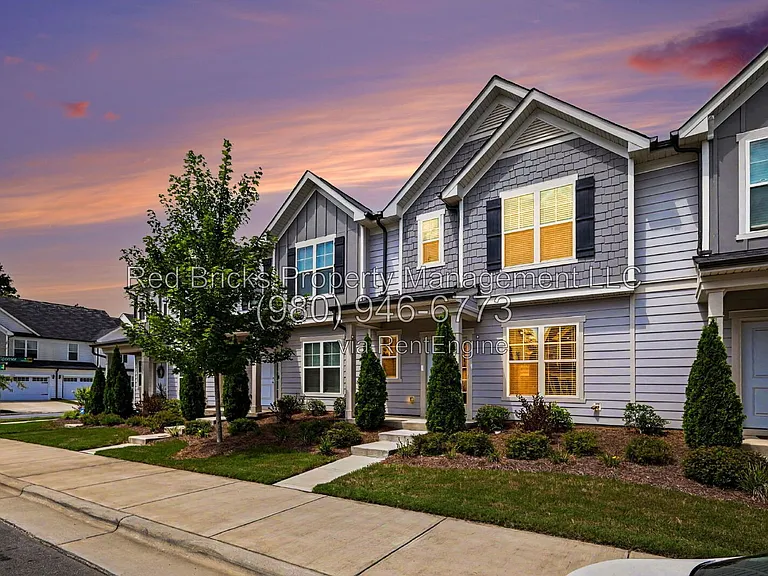 13027 Rover St — Photo 4