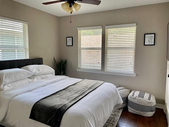 Queen bed with sheets, pillows, blanket and duvet cover. Not your style? Feel free to change out the duvet cover.