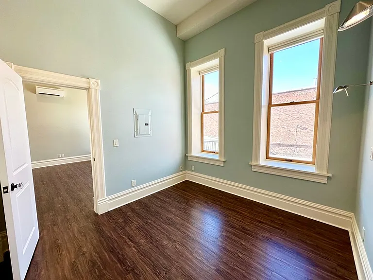 307 N Pearl St — Photo 25