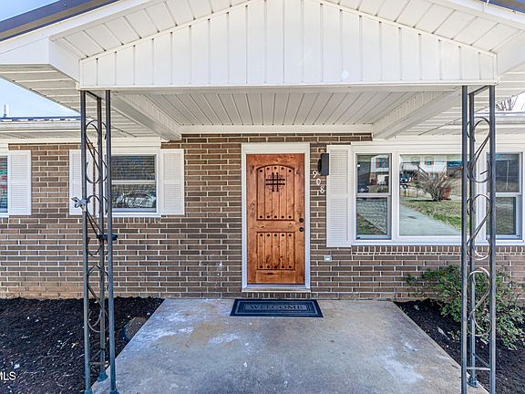 4th image of 908 Locklaine Dr