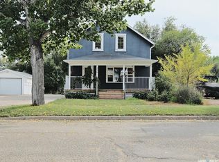 216 6th Ave W, Rosetown, SK S0L2V0