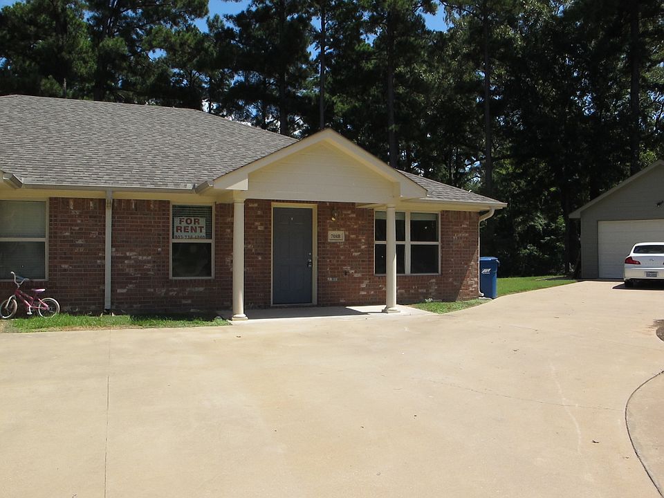 1st image of 708A Parkway Dr