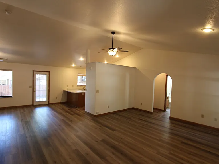 3643 S Cheryl Dr — Photo 2