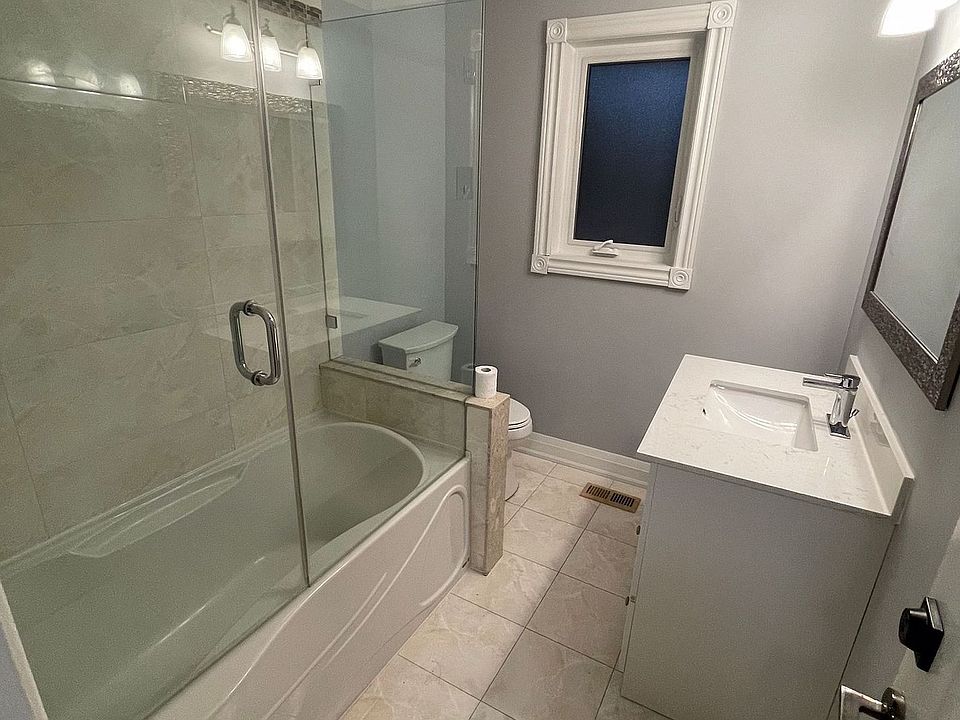 2nd image of 38 Lissom Cres Room 2