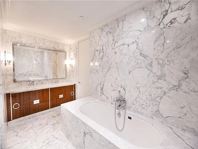 15701 Collins 1403 Sunny — Photo 8