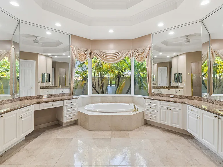 8480 Man O War Rd — Photo 42