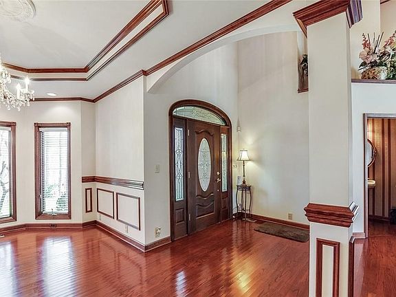 5th image of 6485 Westridge Ct