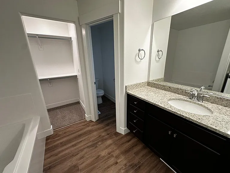 932 N Olson Dr — Photo 19