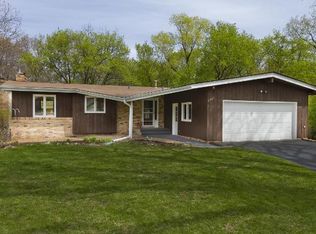 2921 Merlen Dr, Minnetonka, MN 55305