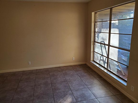 5th image of 2403 Ventura Dr #A
