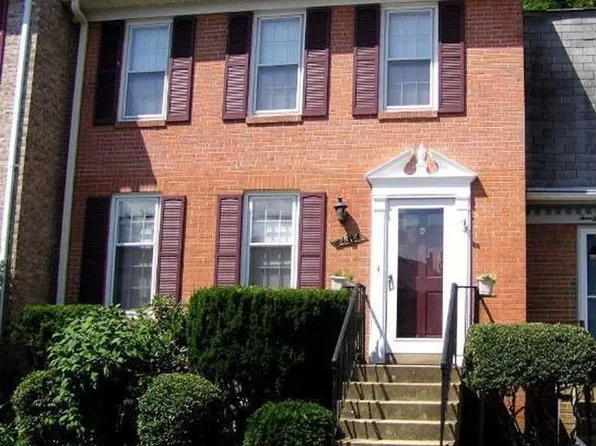 2818 Lafora Ct, Vienna, VA 22180