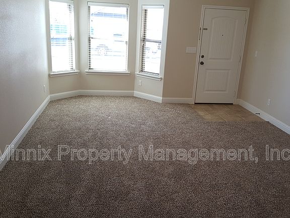 5th image of 10113 Valencia Ave