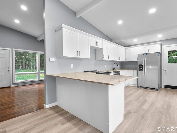 5th image of 104 Bell Street