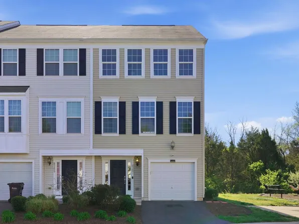 8267 Heritage Crossing Ct #24, Manassas, VA 20109