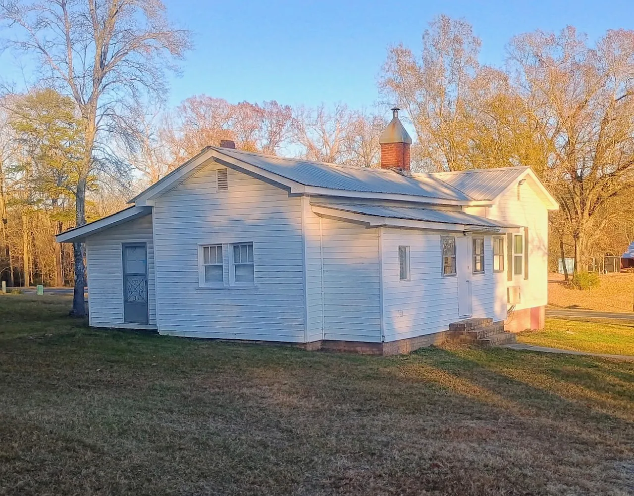 3 bed, 1285 sqft, $1,300 — Photo 2