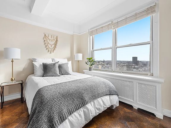 5th image of 70 Remsen St APT 10G