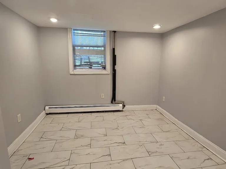 204 Bidwell Ave #1R — Photo 6