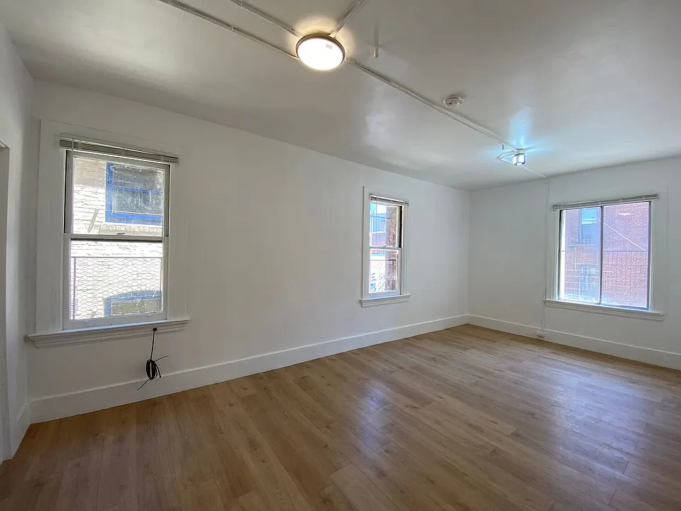 858 Washington St #2