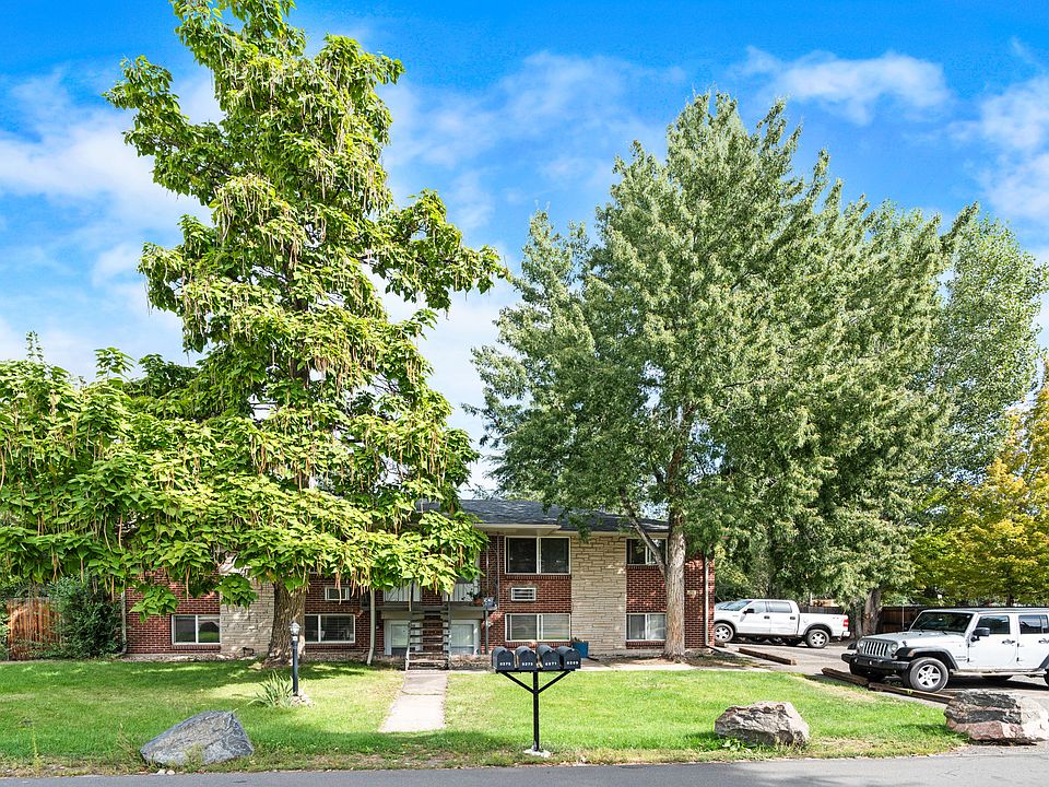 Nice 4 unit building! This unit is the Garden Level Unit on the Left.