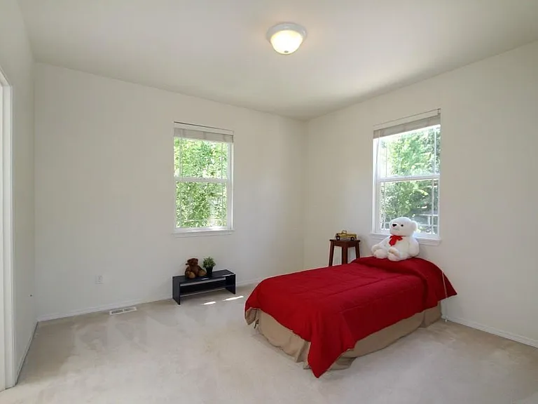 17233 NE 25th Way — Photo 6