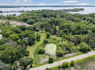 940 Brown Rd S, Wayzata, MN 55391