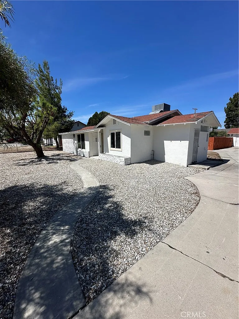 3 bed, 1502 sqft, $2,695 — Photo 2