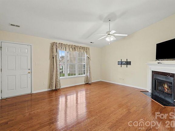 2nd image of 109 Arden Ct
