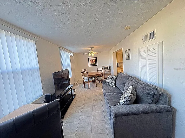 2001 World Parkway Blvd #7 — Photo 10