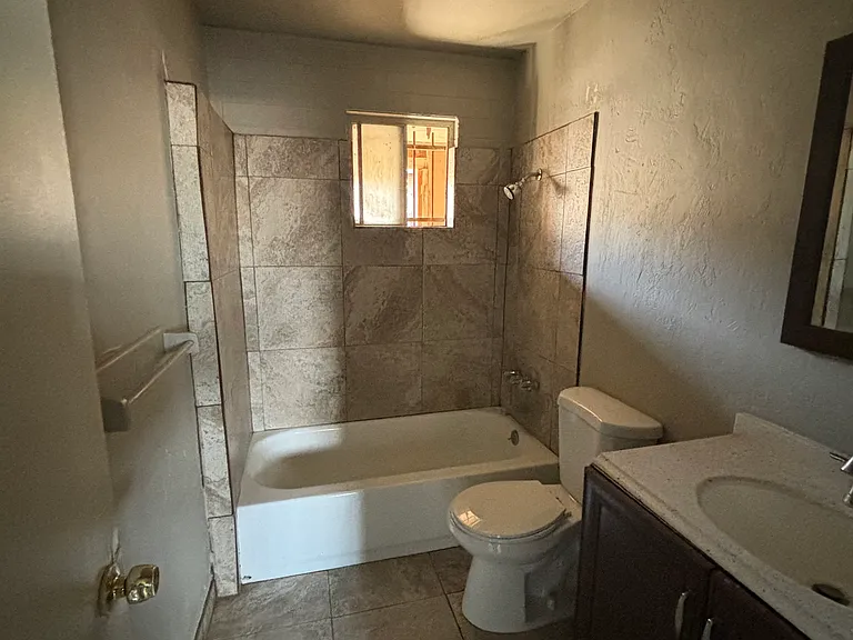 2327 E 24th St #1 — Photo 8