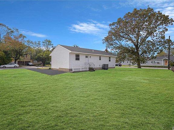 4th image of 53 Schleigel Blvd