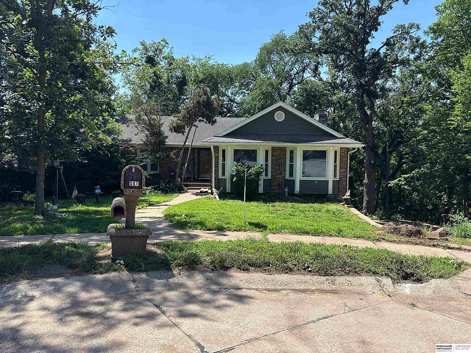 1st image of 501 Dowding Ct