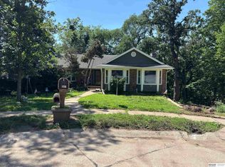 501 Dowding Ct, Bellevue, NE 68005