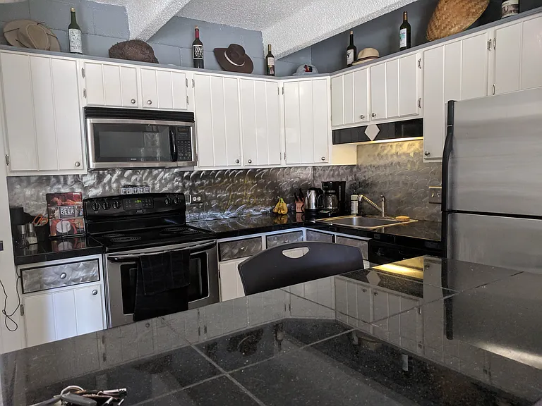 555 E 10th Ave — Photo 22
