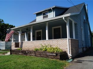 205 Bluff Dr, East Rochester, NY 14445