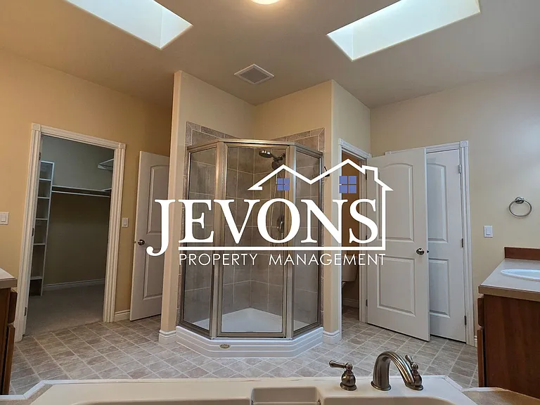 6601 Cherry Ridge Ct — Photo 14
