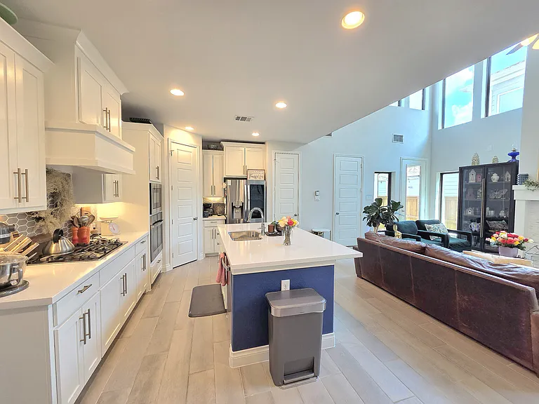 2303 Offerande Dr — Photo 7