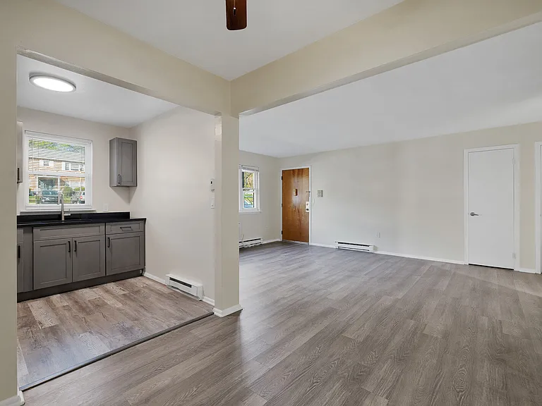 1 Parkside Ct #17 — Photo 11