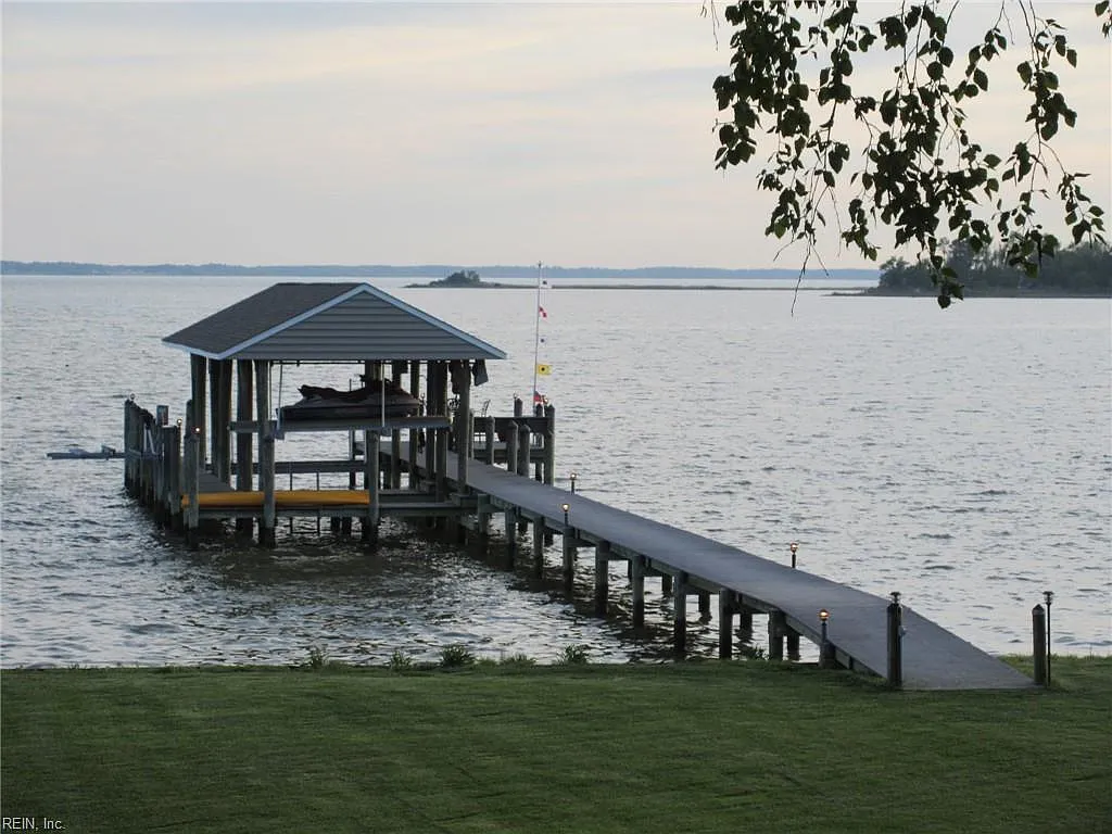 4 bed, 5.0 bath, 3188 sqft, $4,000 — Photo 2