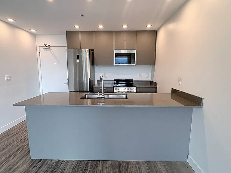181 W 6th St #505 — Photo 3