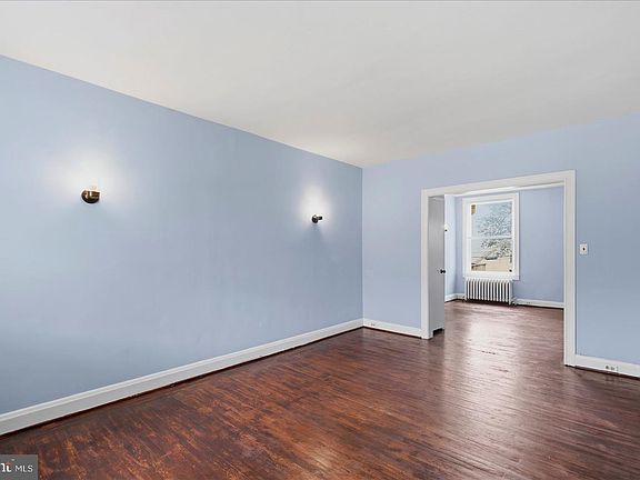 4th image of 2029 Griffis Ave